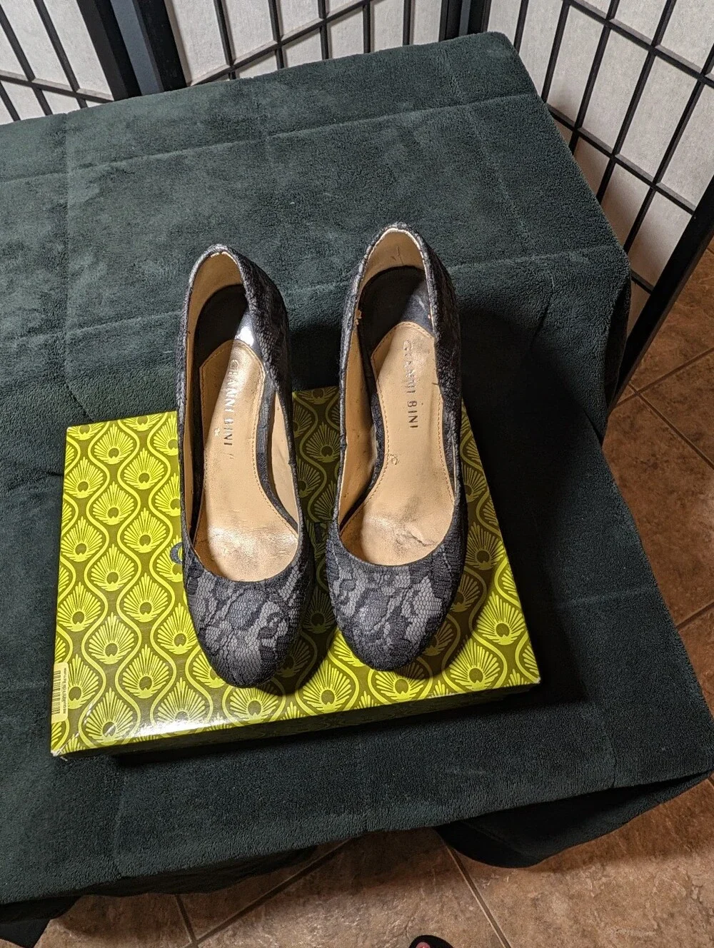 Gianni Bini Black Lace Platform Pumps size 6.5